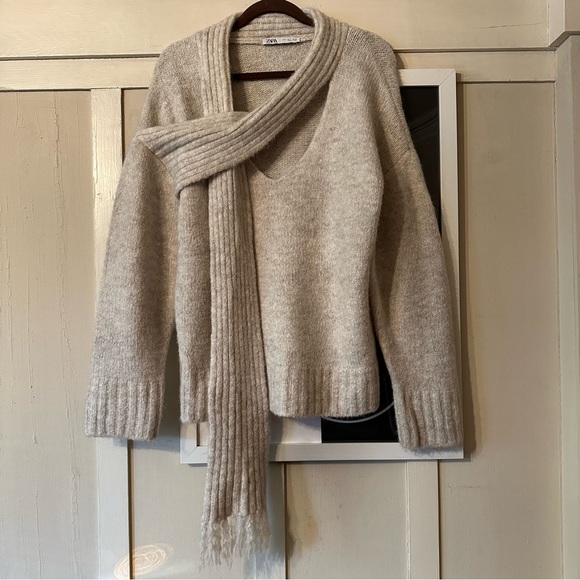 Zara Sweater with Scarf and Asymmetrical Neckline size L - Picture 8 of 13